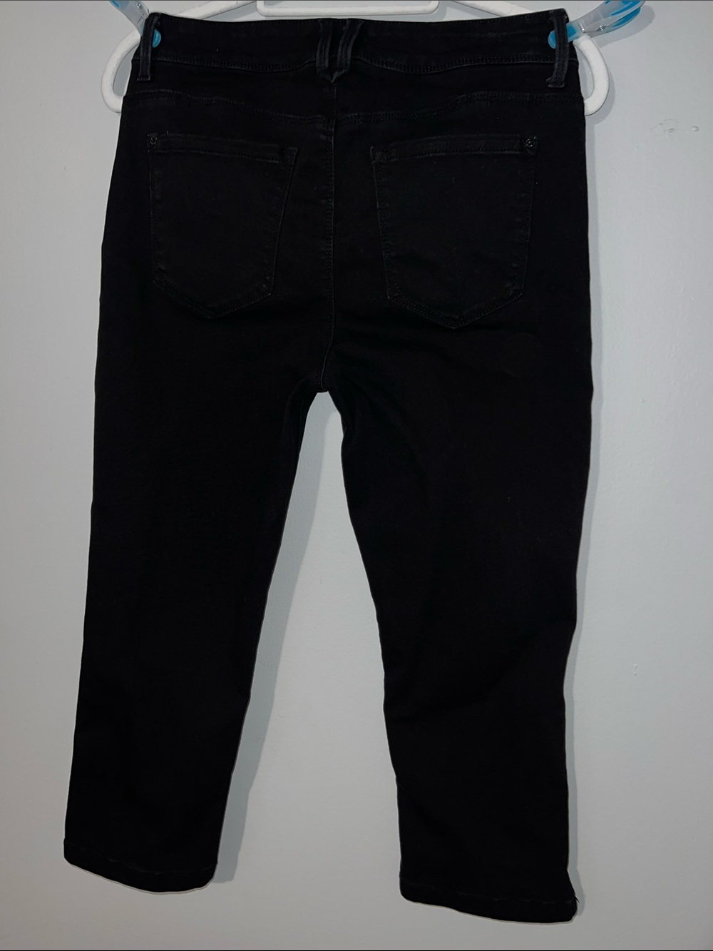 Black Curve Appeal Women's Stretch Jean Capris Size 8/29